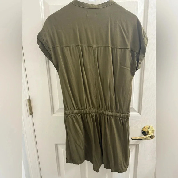 Old Navy olive green utility linen short sleeve romper - Picture 7 of 9